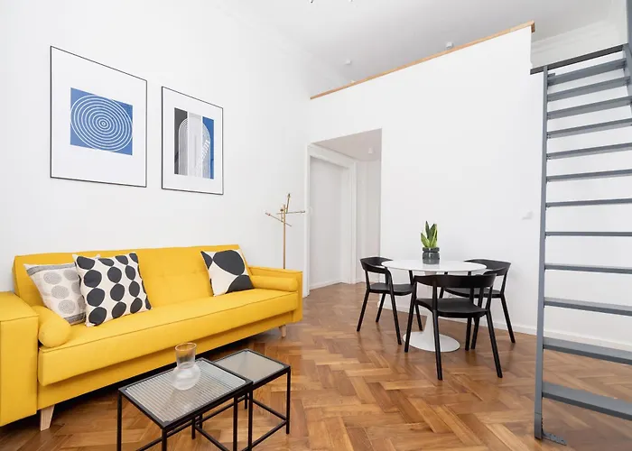 Main Square - Modern Apartment - 7 Gertrudy Street
